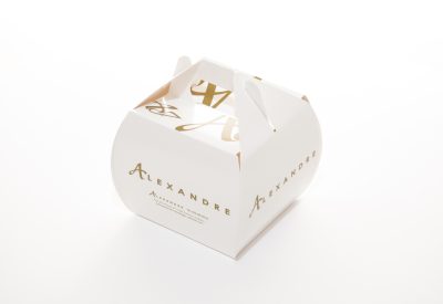 Boîte carton avec poignée pour petit gâteau